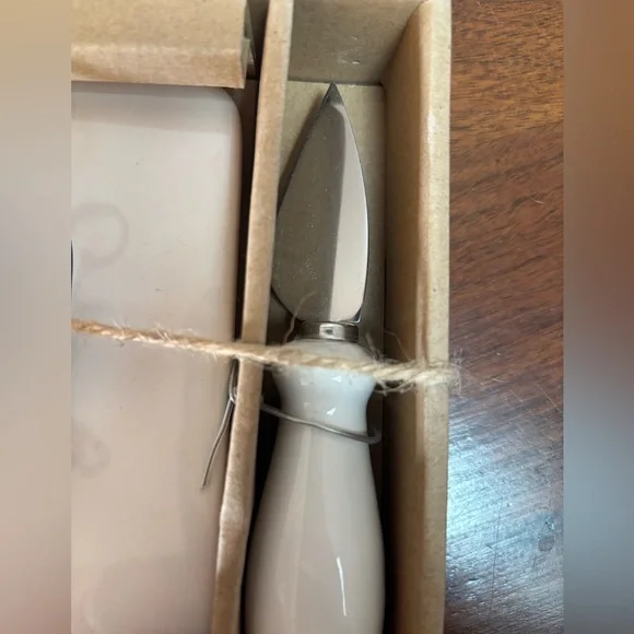 Lot of Two New “Hello Spring” Items by Rae Dunn. - Picture 11 of 11